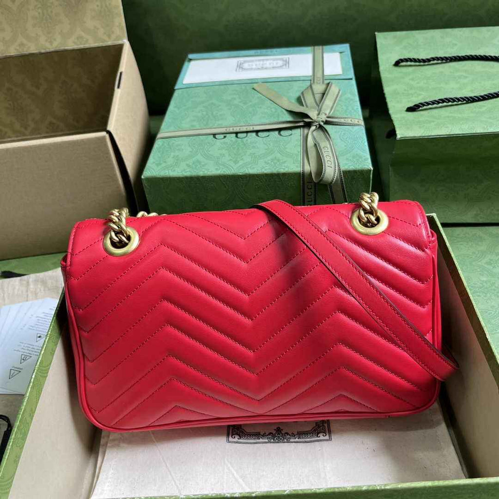 Gucci 443497 GG Marmont small matelassé shoulder bag Red