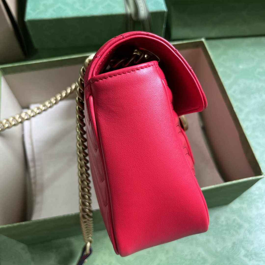 Gucci 443497 GG Marmont small matelassé shoulder bag Red