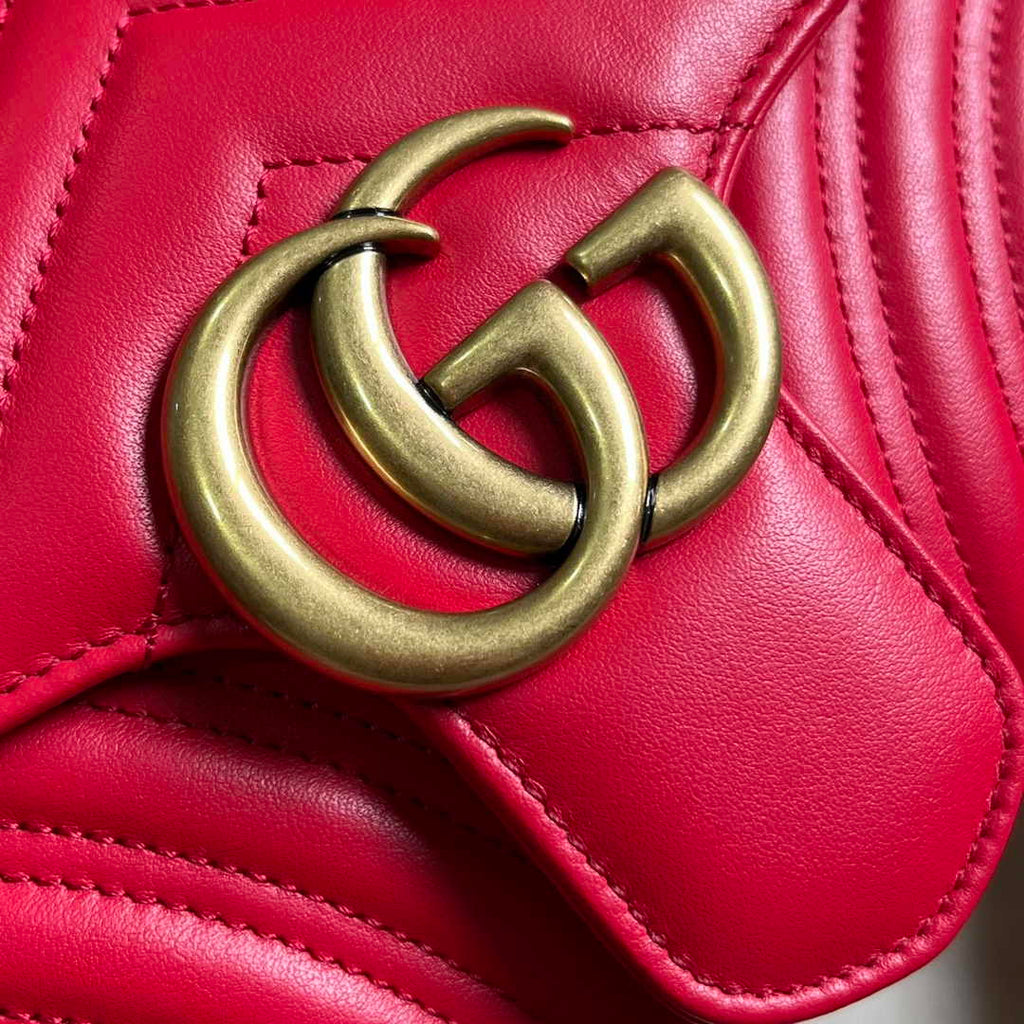 Gucci 443497 GG Marmont small matelassé shoulder bag Red