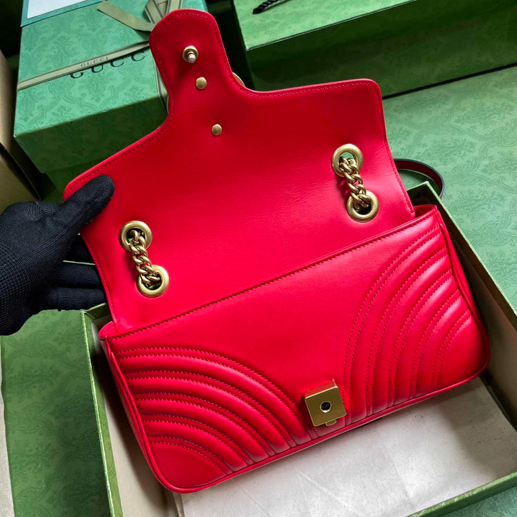 Gucci 443497 GG Marmont small matelassé shoulder bag Red