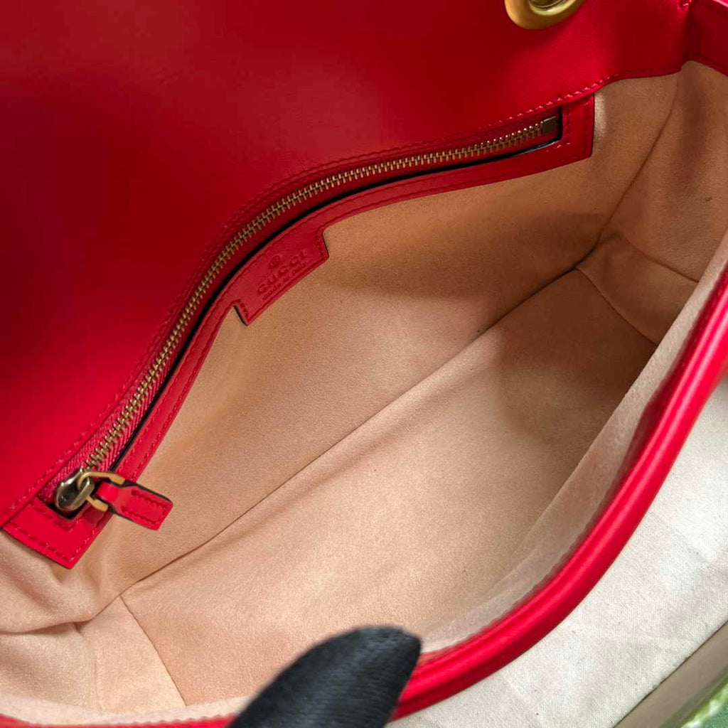 Gucci 443497 GG Marmont small matelassé shoulder bag Red