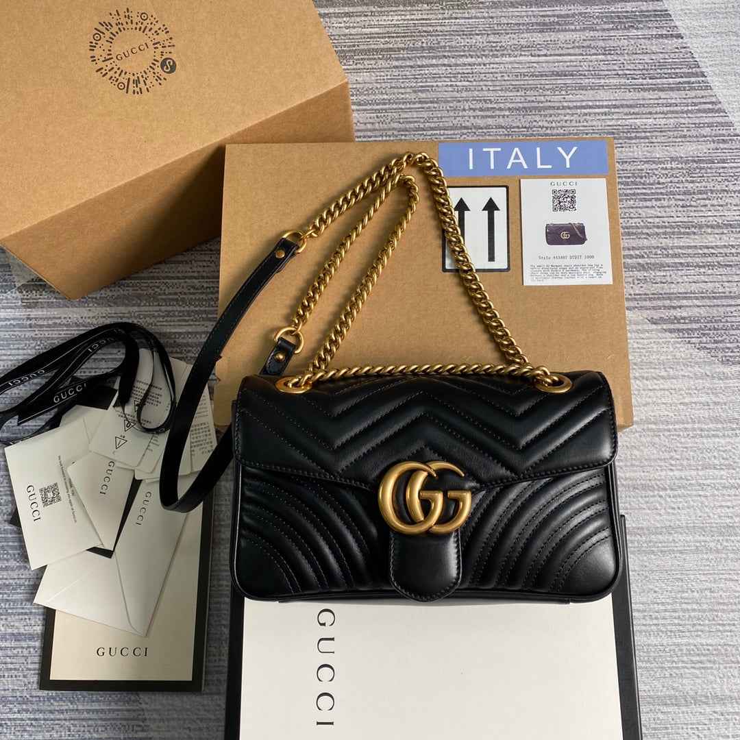 Gucci 443497 GG Marmont small matelassé shoulder bag Black