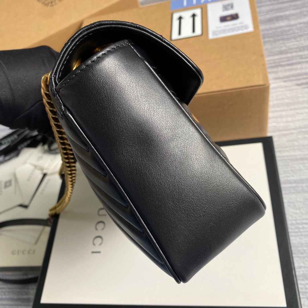 Gucci 443497 GG Marmont small matelassé shoulder bag Black