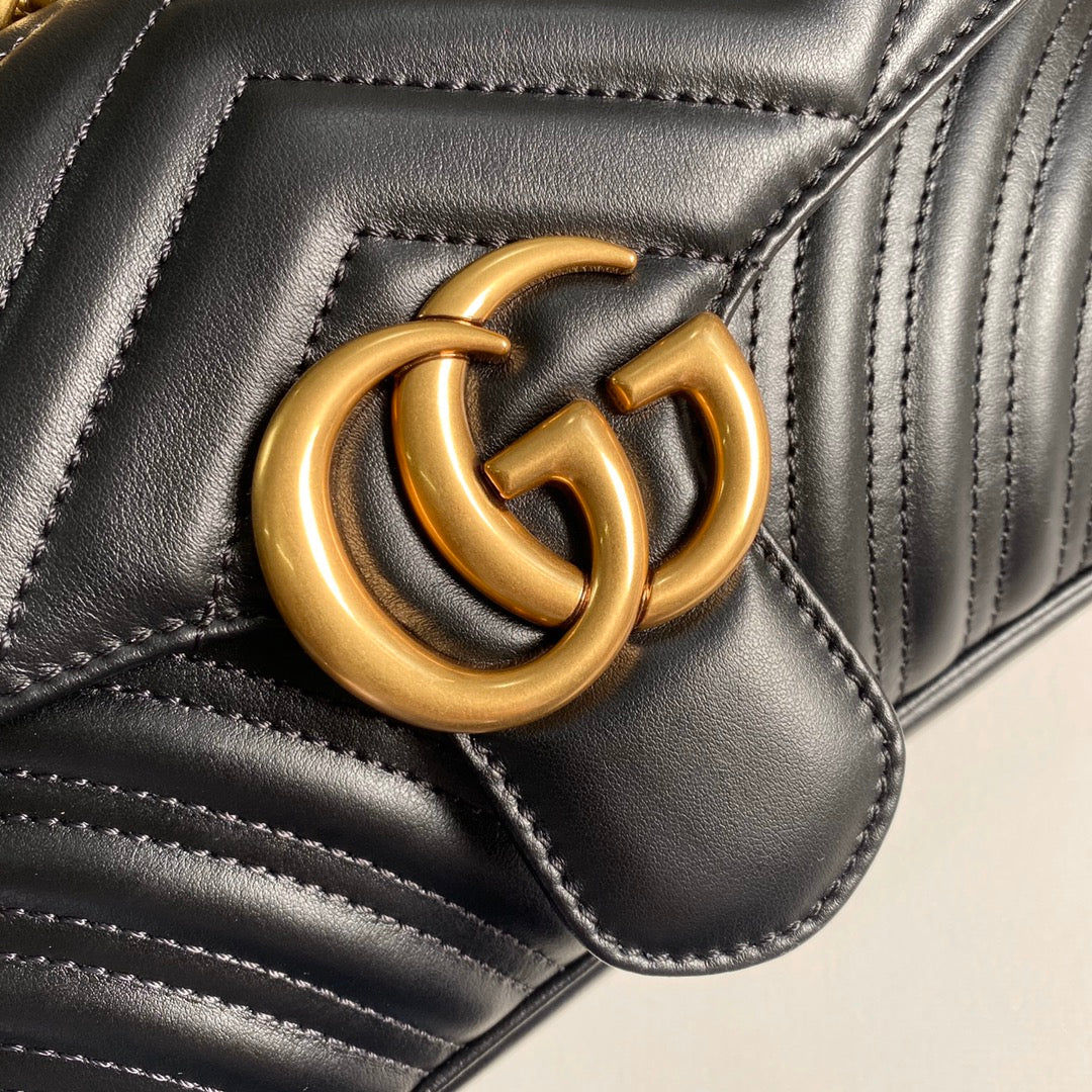 Gucci 443497 GG Marmont small matelassé shoulder bag Black