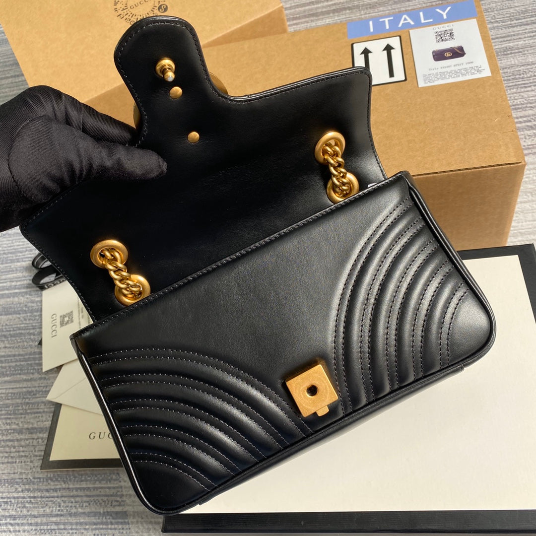 Gucci 443497 GG Marmont small matelassé shoulder bag Black
