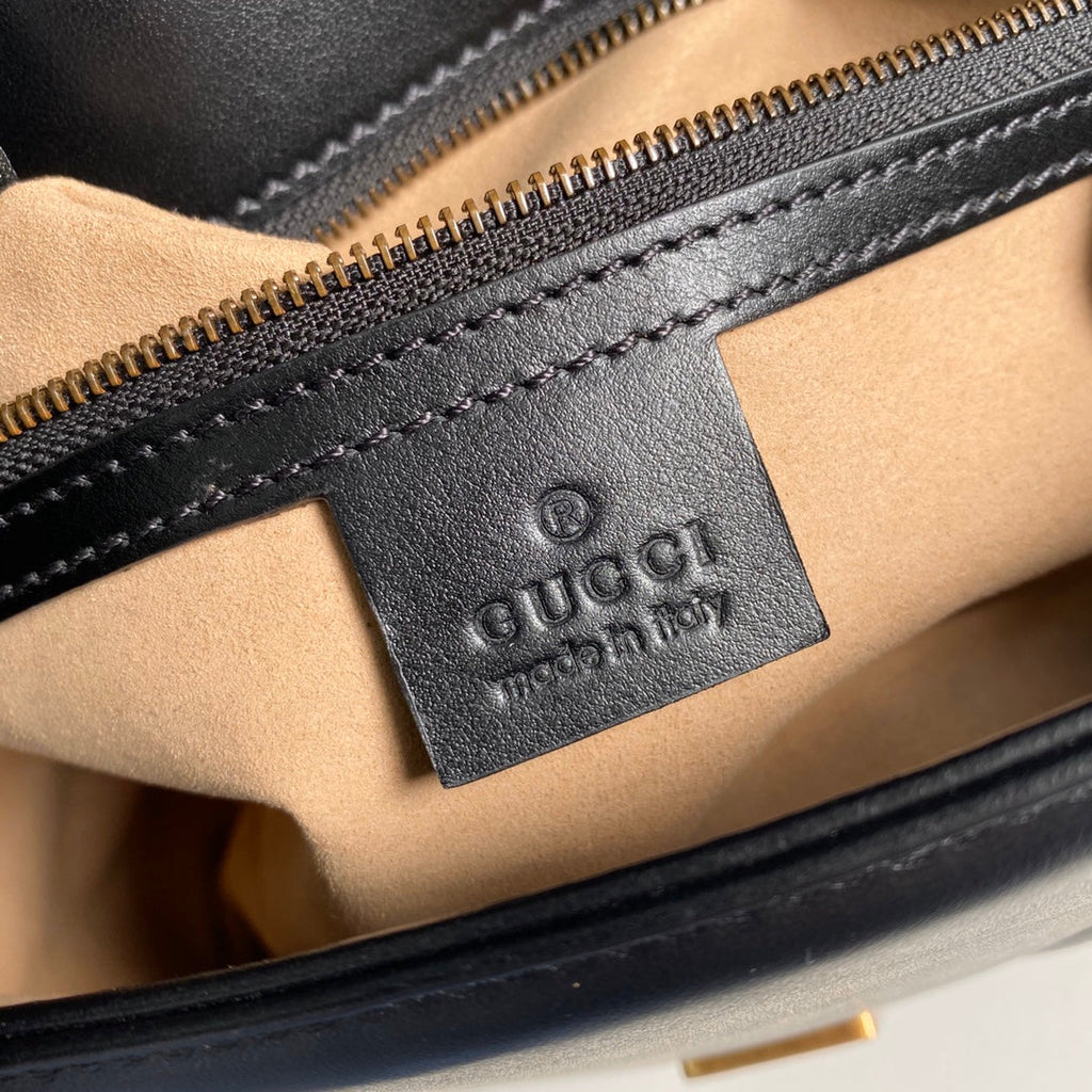 Gucci 443497 GG Marmont small matelassé shoulder bag Black