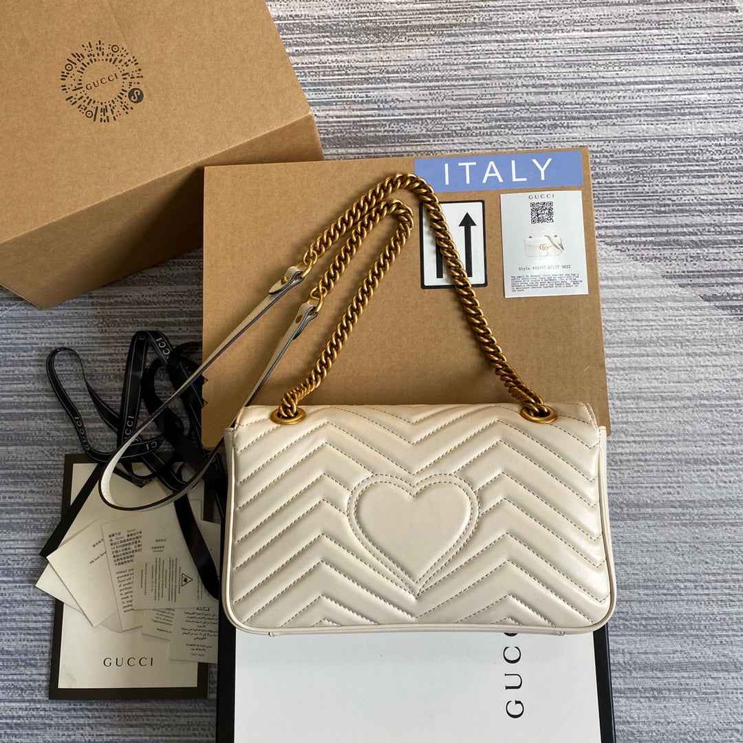 Gucci 443497 GG Marmont small matelassé shoulder bag Beige