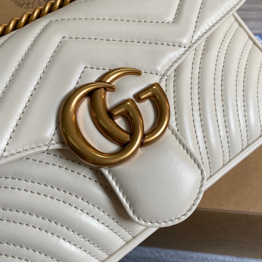 Gucci 443497 GG Marmont small matelassé shoulder bag Beige