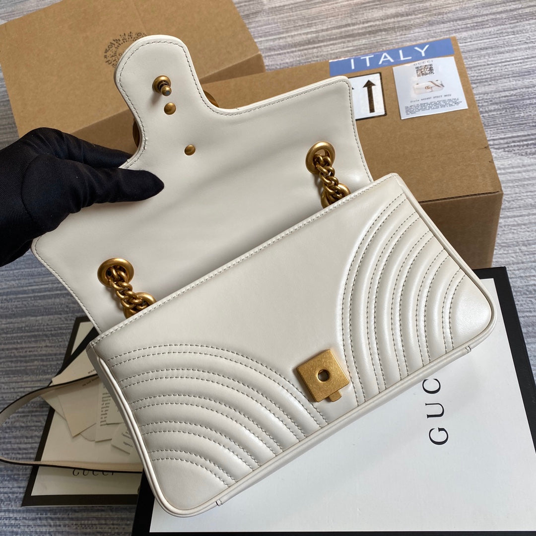 Gucci 443497 GG Marmont small matelassé shoulder bag Beige