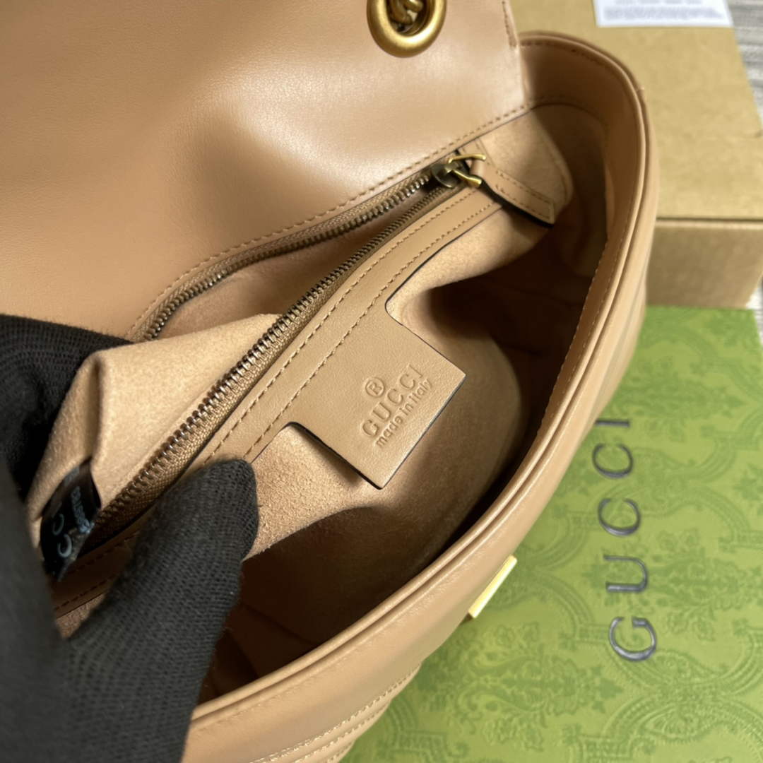 Gucci 443497 GG Marmont small matelassé shoulder bag Pink