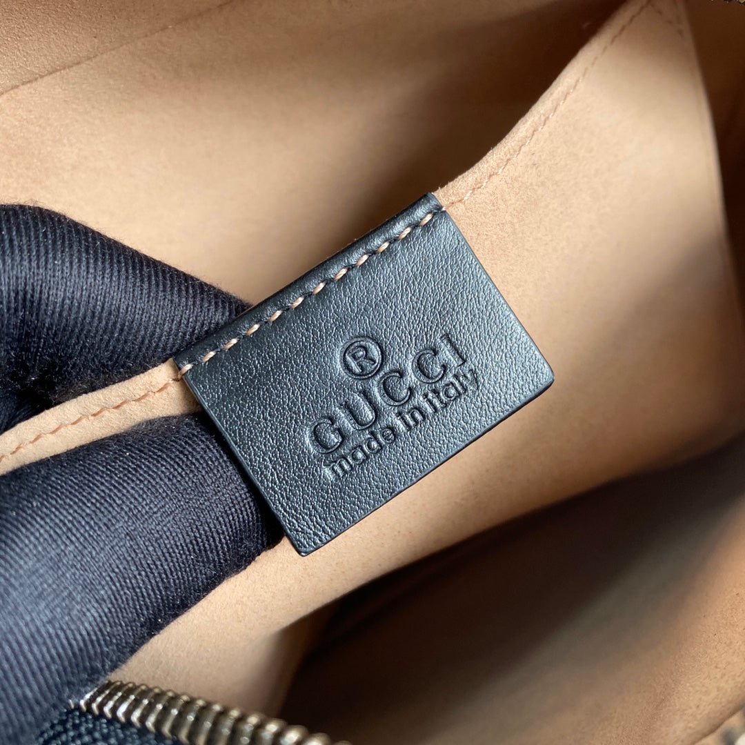 Gucci ‎447632 GG Marmont small matelassé shoulder bag Black