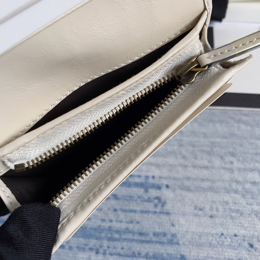 Gucci ‎466492 GG Marmont card case wallet in White