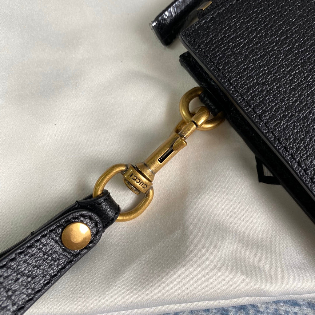 Gucci ‎475317 GG Marmont leather pouch black leather gold