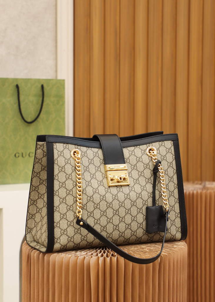 Gucci ‎479197 Padlock medium GG shoulder bag Black leather