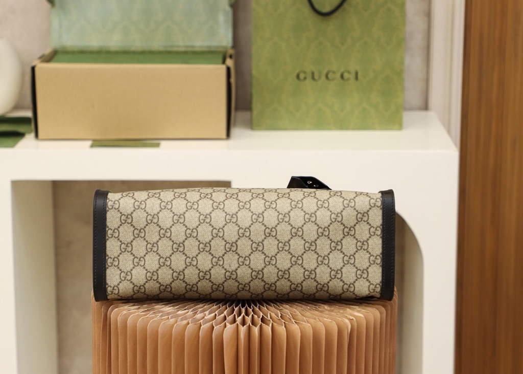 Gucci ‎479197 Padlock medium GG shoulder bag Black leather