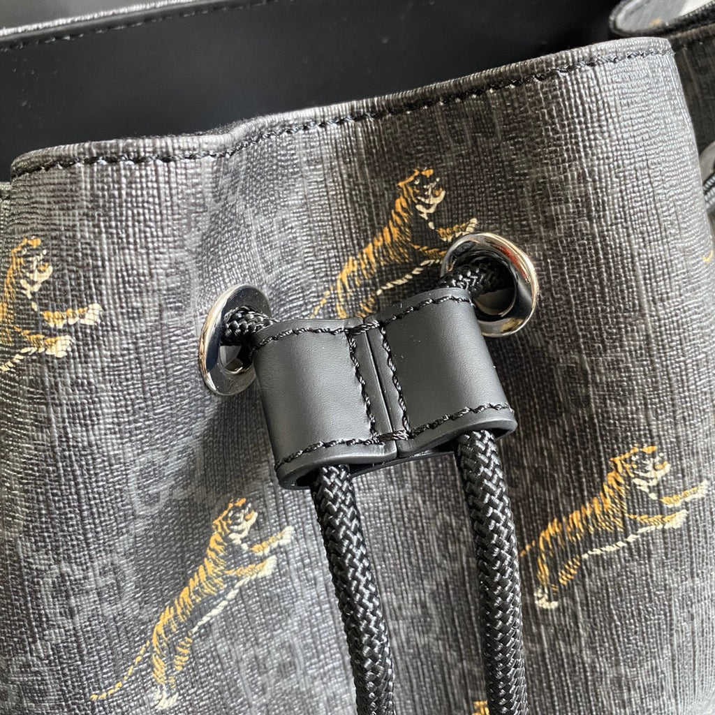 Gucci  ‎495563 Bestiary backpack with Tiger Black GG Supreme canvas