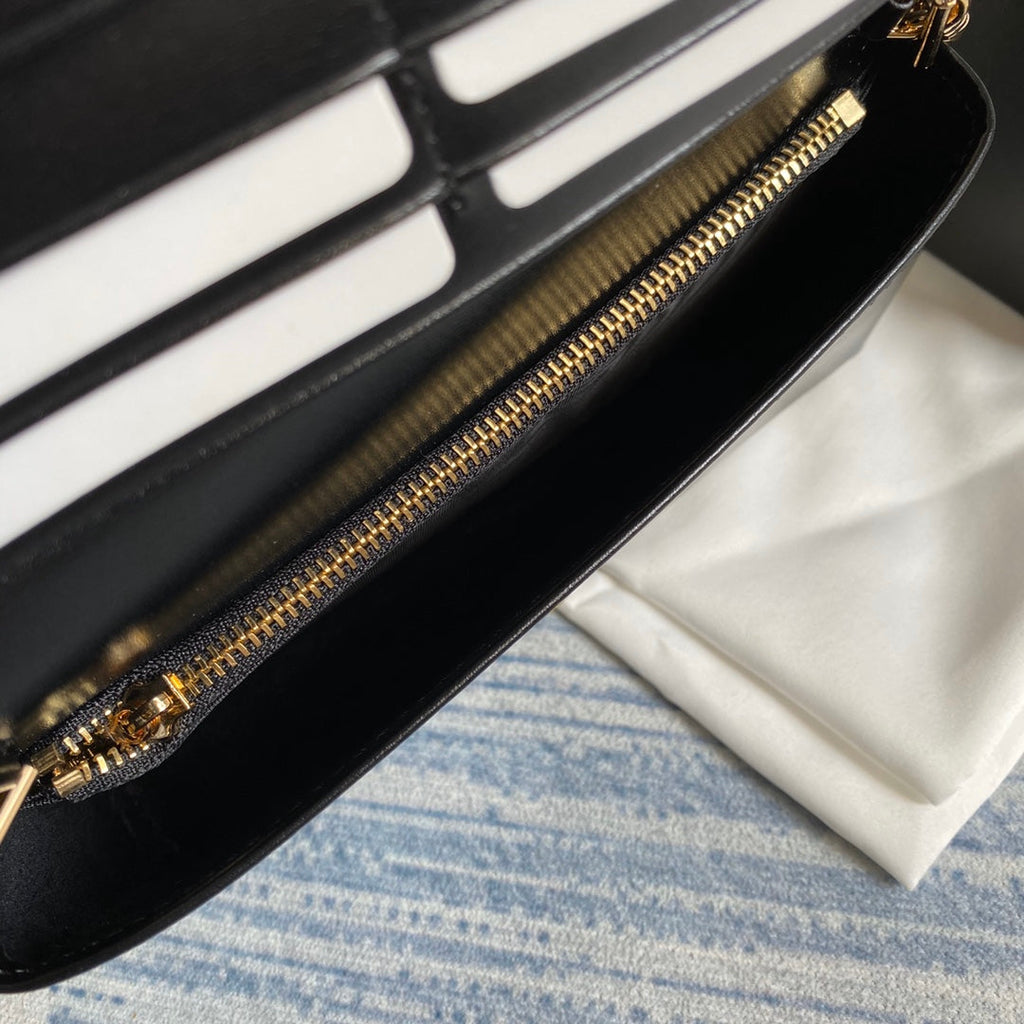 Gucci ‎621892 Horsebit 1955 wallet with chain black leather