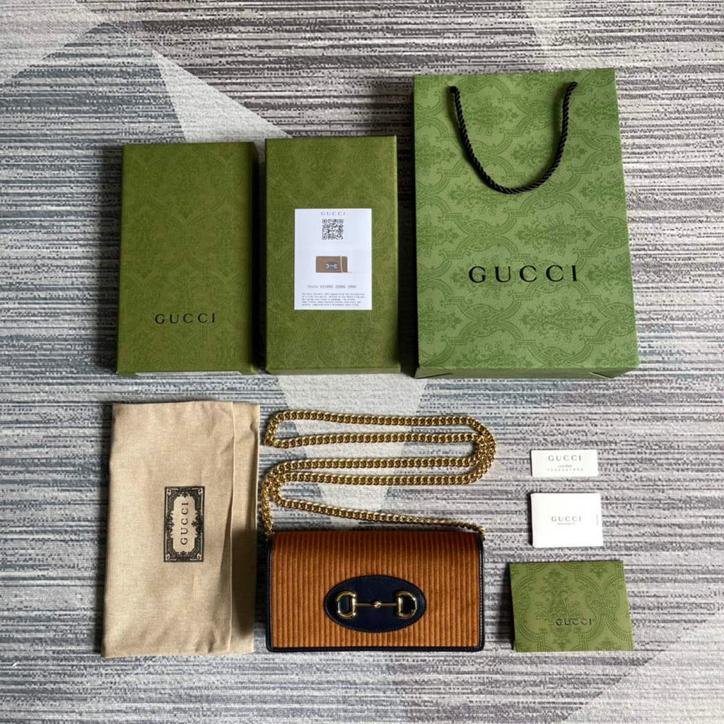 Gucci ‎621892 Horsebit 1955 wallet with chain brown