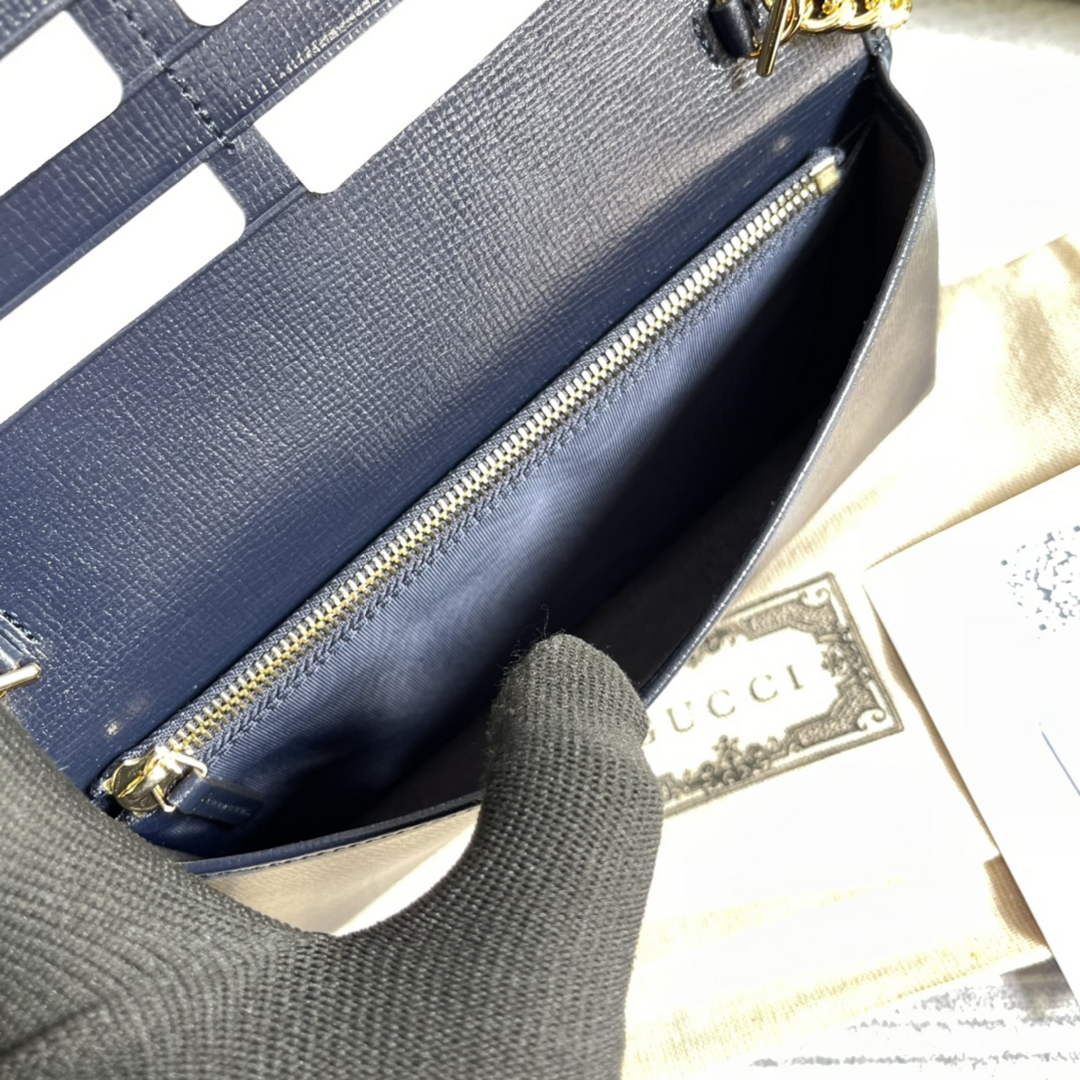 Gucci ‎621892 Horsebit 1955 wallet with chain purple
