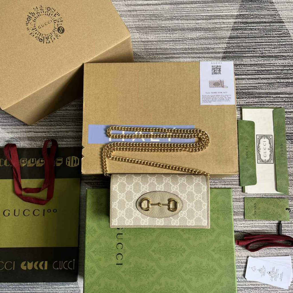 Gucci ‎621892 Horsebit 1955 wallet with chain apricot GG Supreme