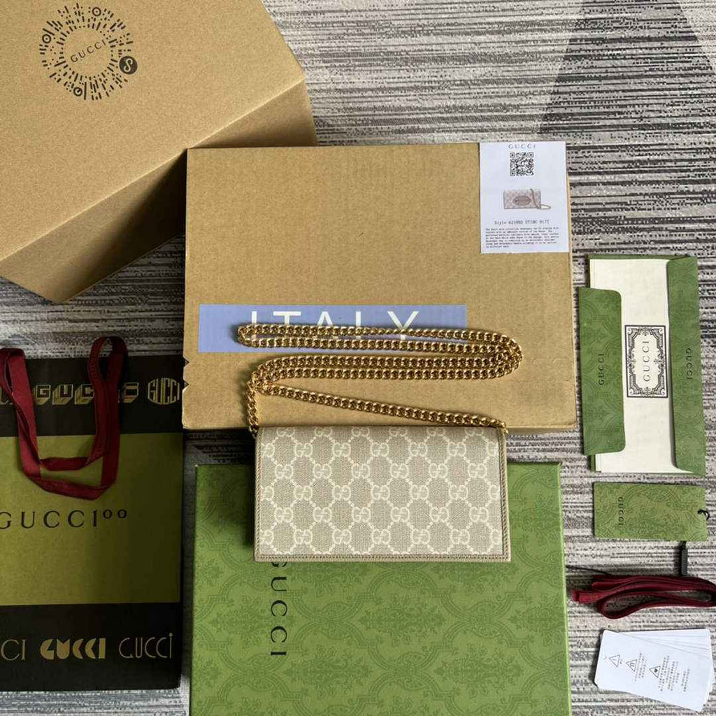 Gucci ‎621892 Horsebit 1955 wallet with chain apricot GG Supreme