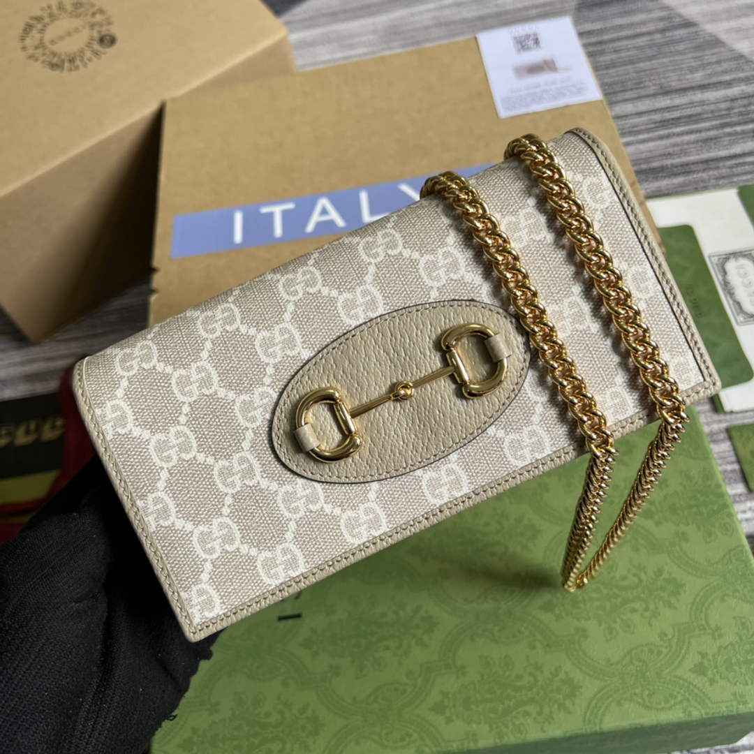 Gucci ‎621892 Horsebit 1955 wallet with chain apricot GG Supreme
