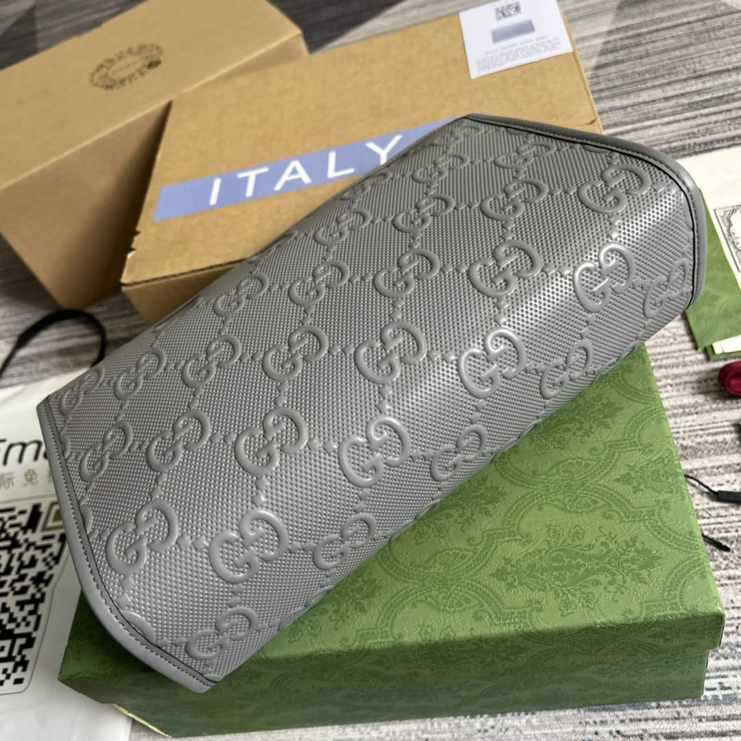 Gucci ‎625568 GG embossed cosmetic case gray