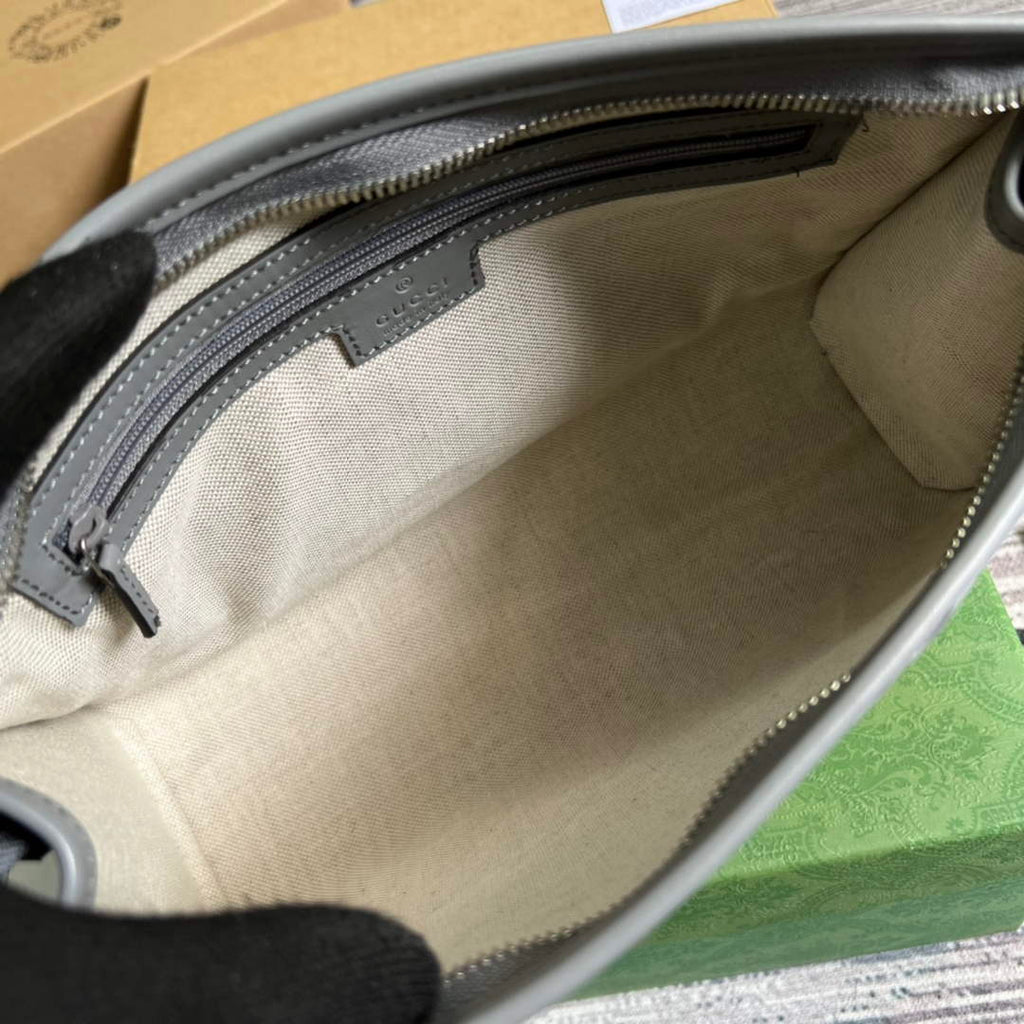 Gucci ‎625568 GG embossed cosmetic case gray