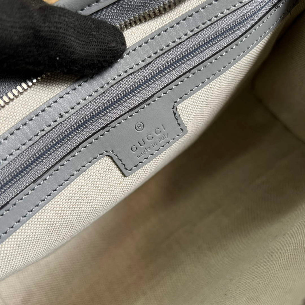 Gucci ‎625568 GG embossed cosmetic case gray