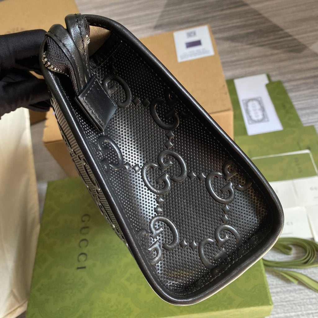 Gucci ‎625568 GG embossed cosmetic case black