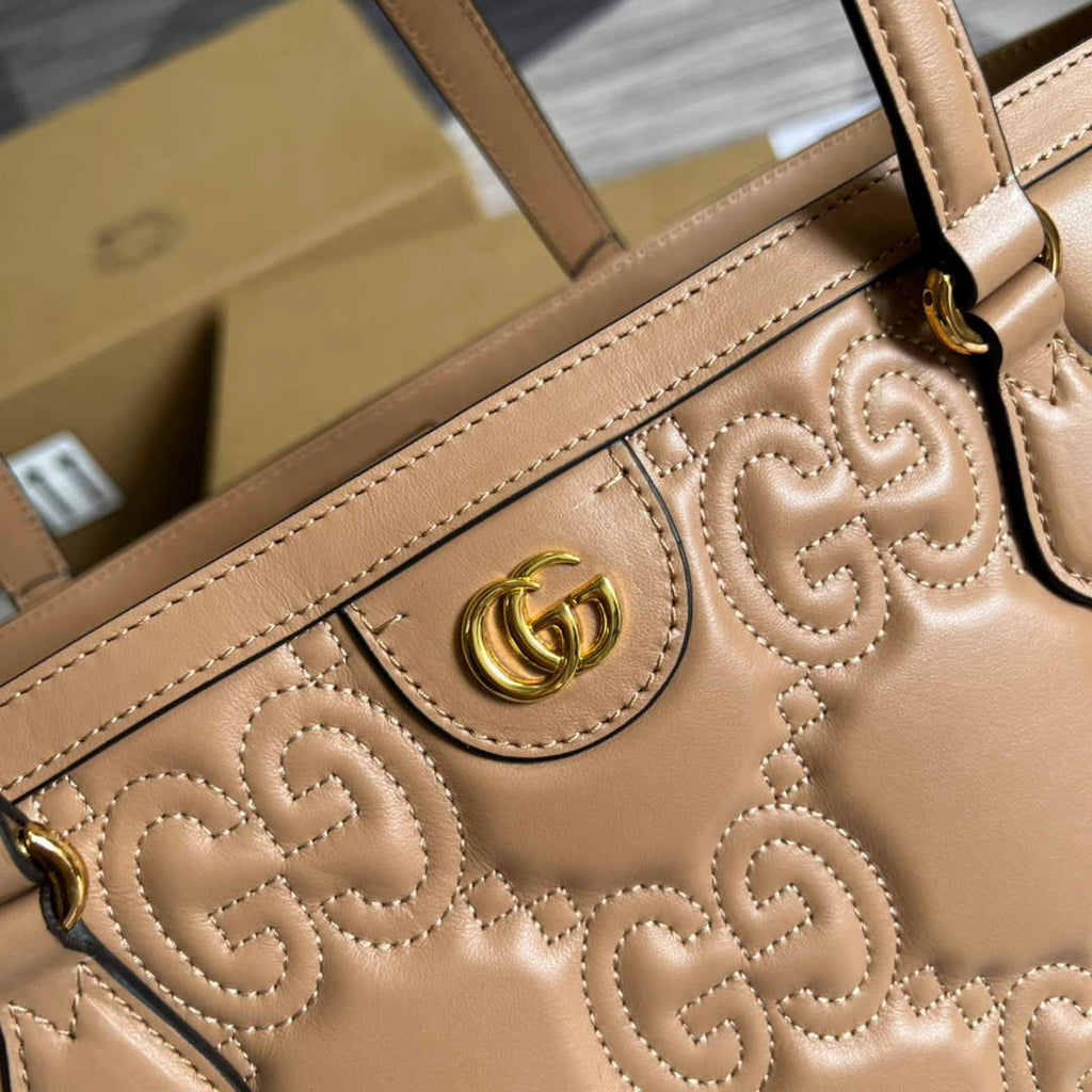 Gucci ‎631685 GG Matelassé leather medium tote beige leather