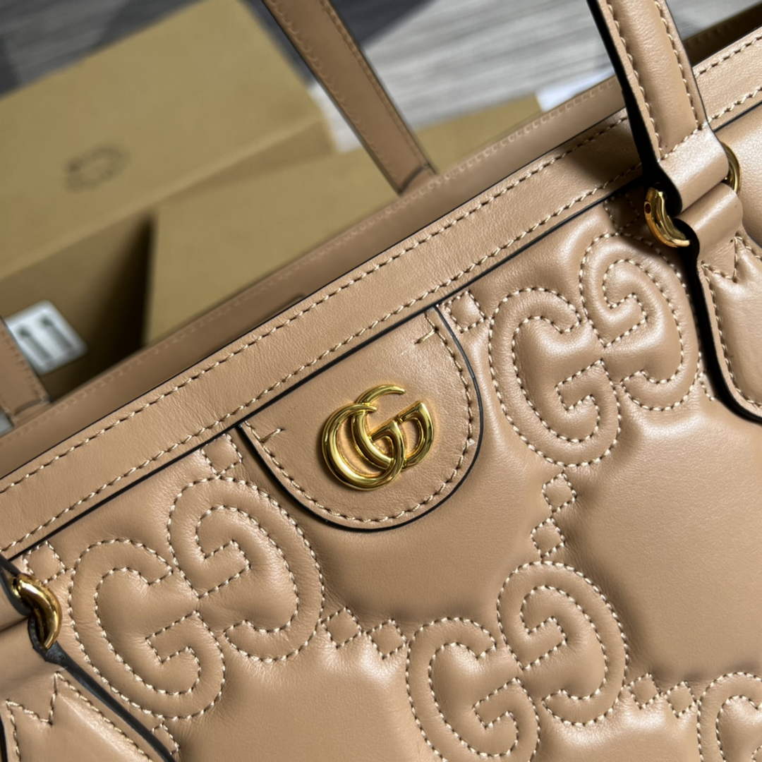 Gucci ‎631685 GG Matelassé leather medium tote beige leather