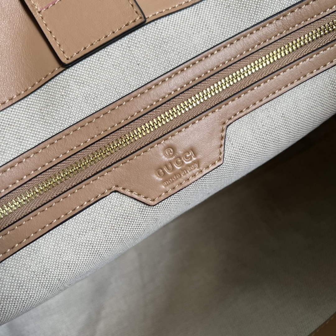 Gucci ‎631685 GG Matelassé leather medium tote beige leather