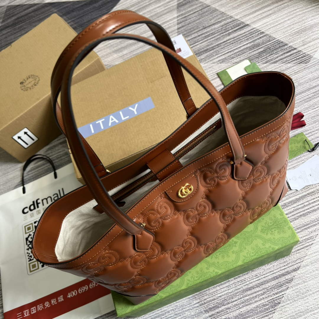 Gucci ‎631685 GG Matelassé leather medium tote Light brown leather