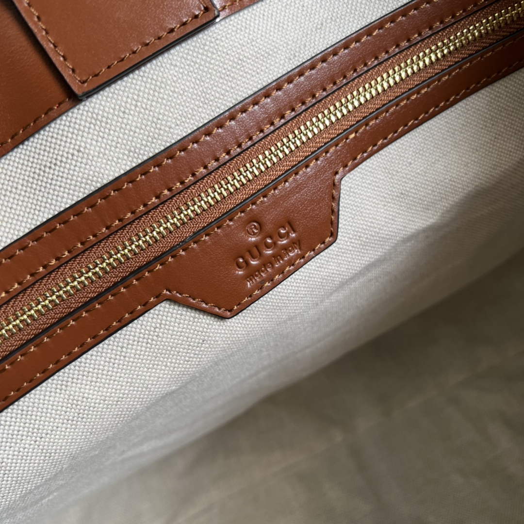Gucci ‎631685 GG Matelassé leather medium tote Light brown leather