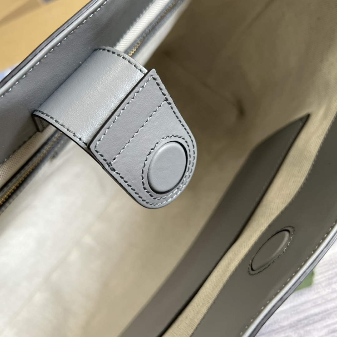 Gucci ‎631685 GG Matelassé leather medium tote gray leather