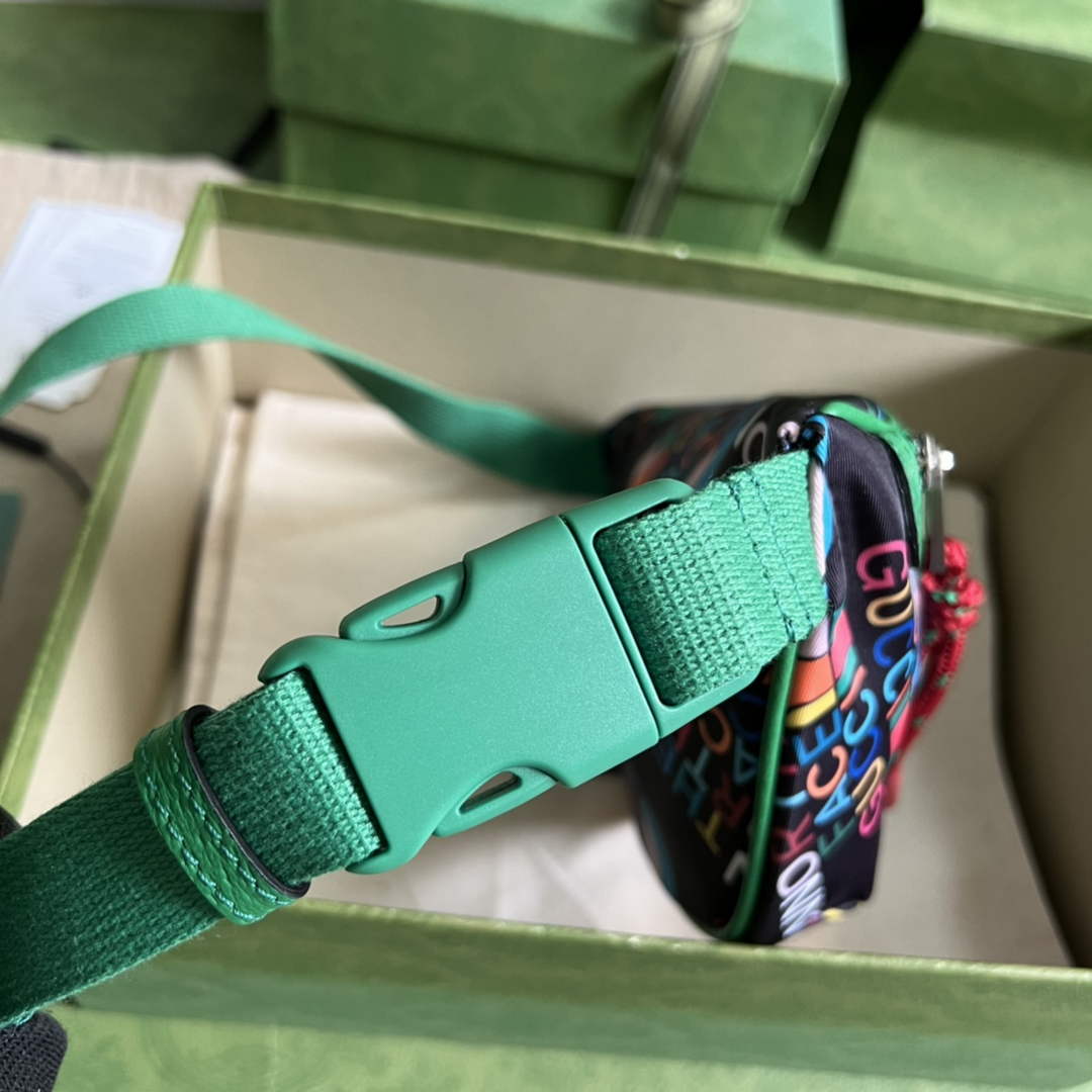 Gucci 650299 The North Face x Gucci belt bag Green leather