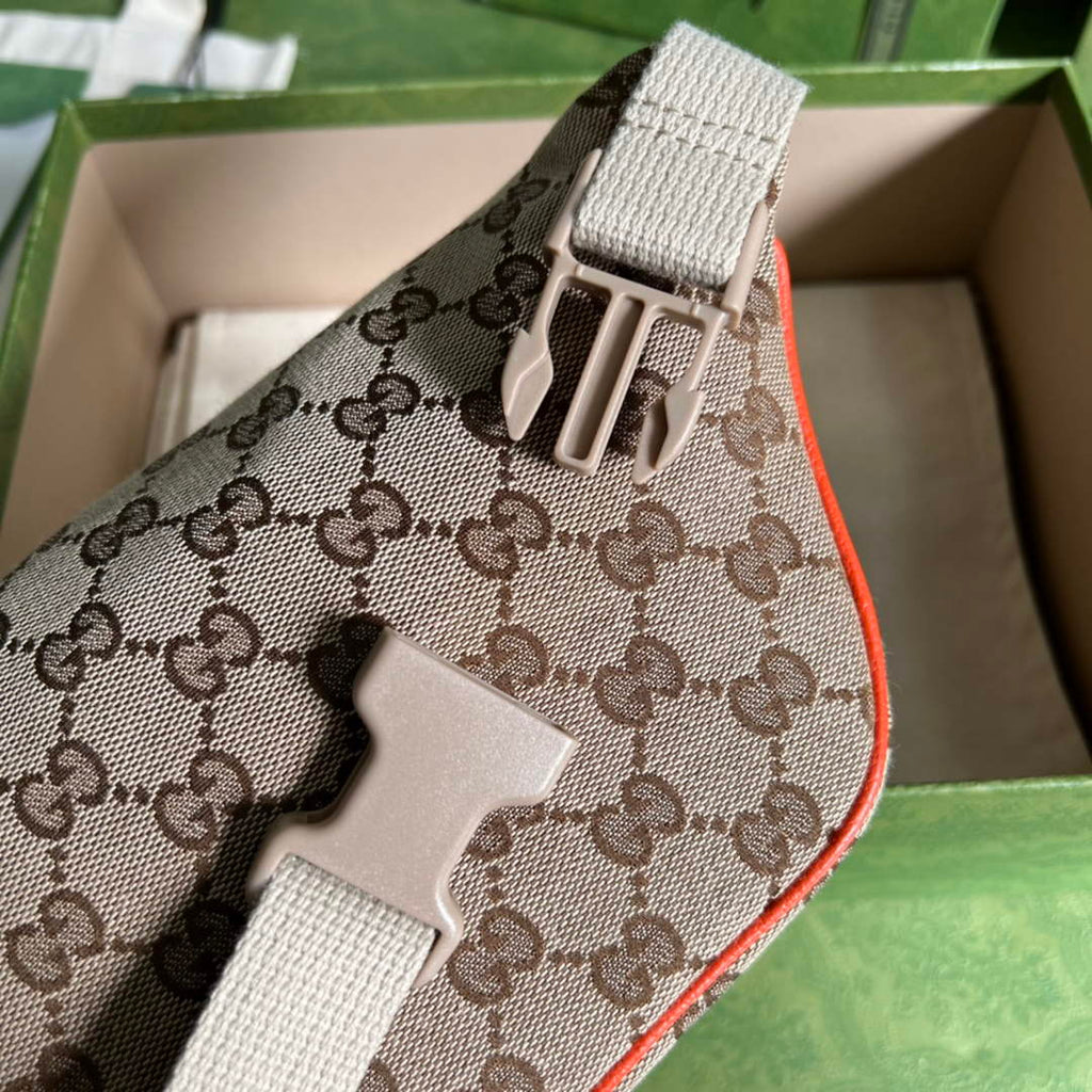 Gucci 650299 The North Face x Gucci belt bag Beige