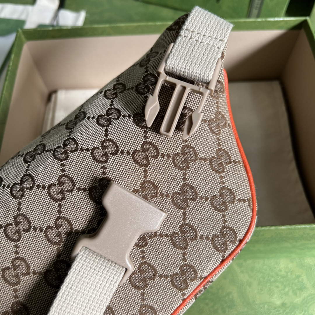 Gucci 650299 The North Face x Gucci belt bag Beige
