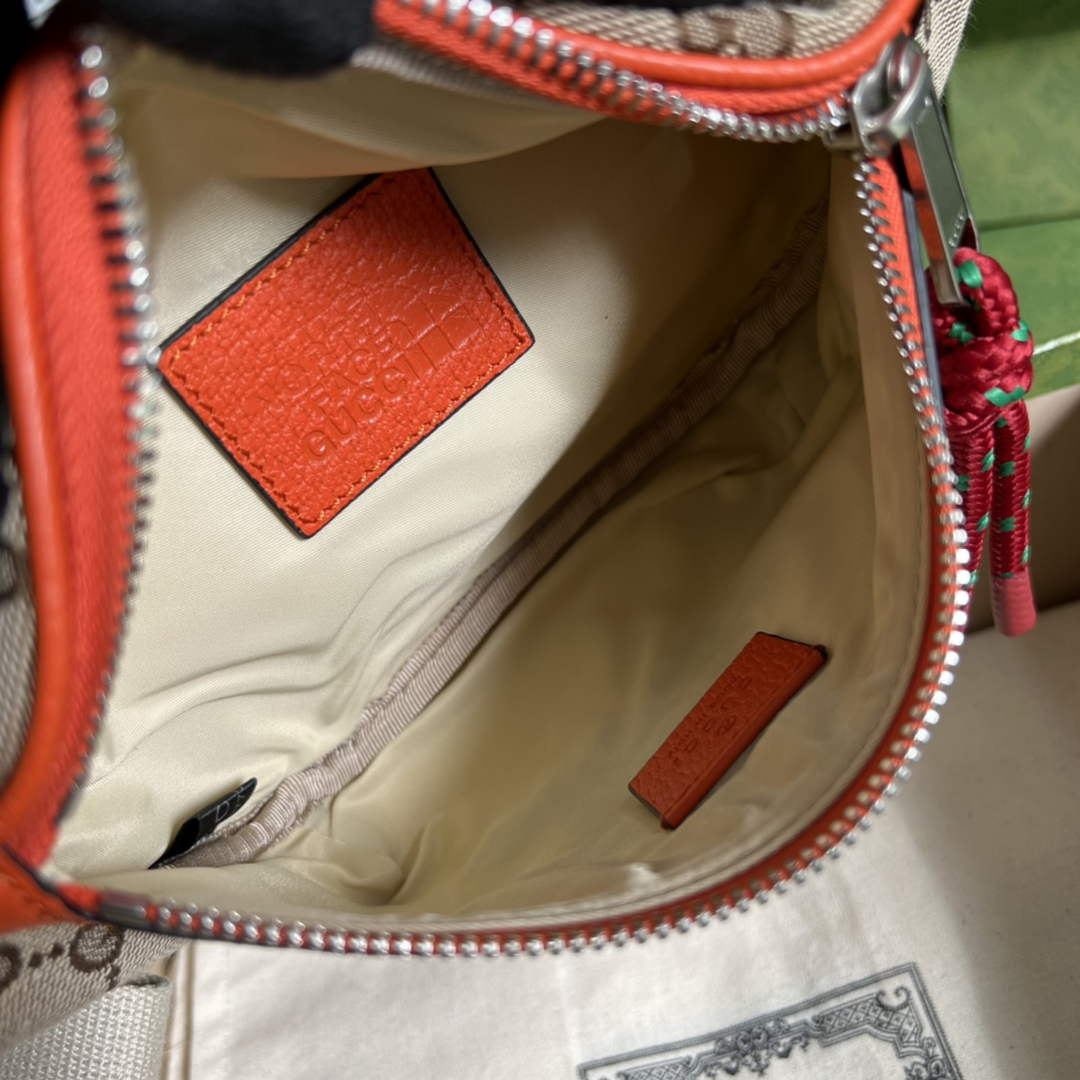 Gucci 650299 The North Face x Gucci belt bag Beige