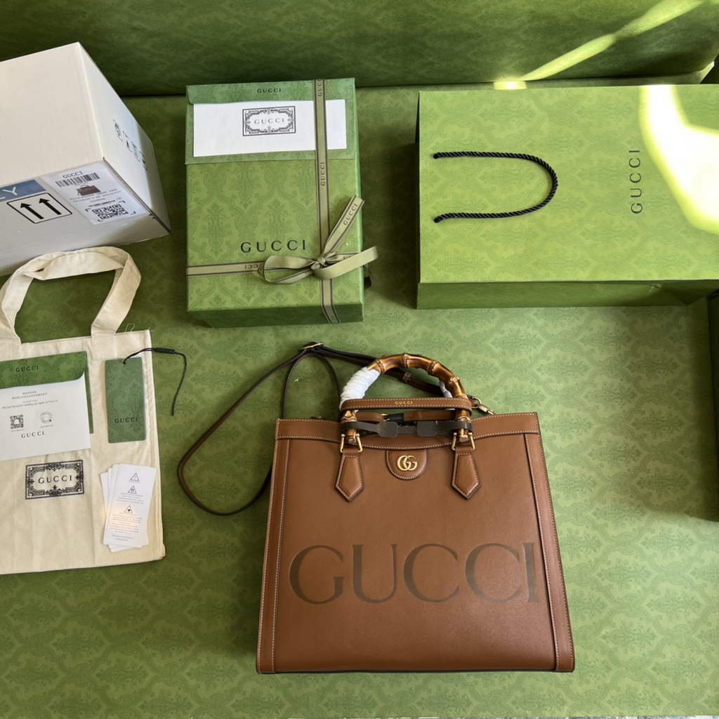 Gucci 655658 Diana medium top handle bag Brown leather