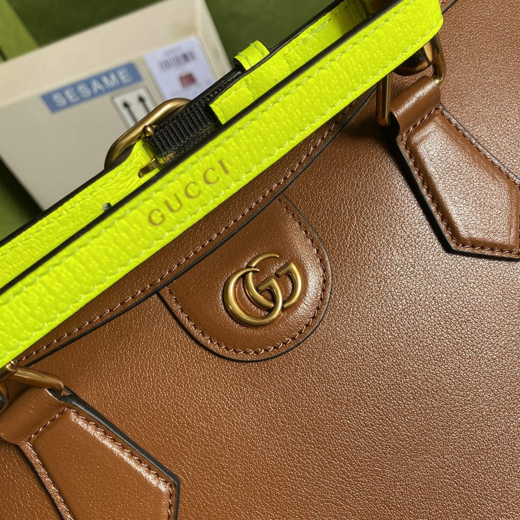 Gucci 655658 Diana medium top handle bag Leather Brown