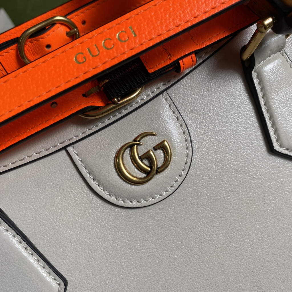 Gucci 655658 Diana medium top handle bag White leather
