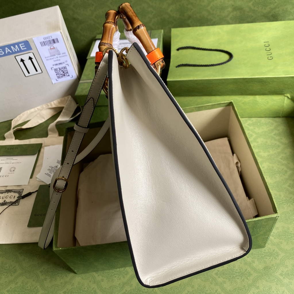 Gucci 655658 Diana medium top handle bag White leather