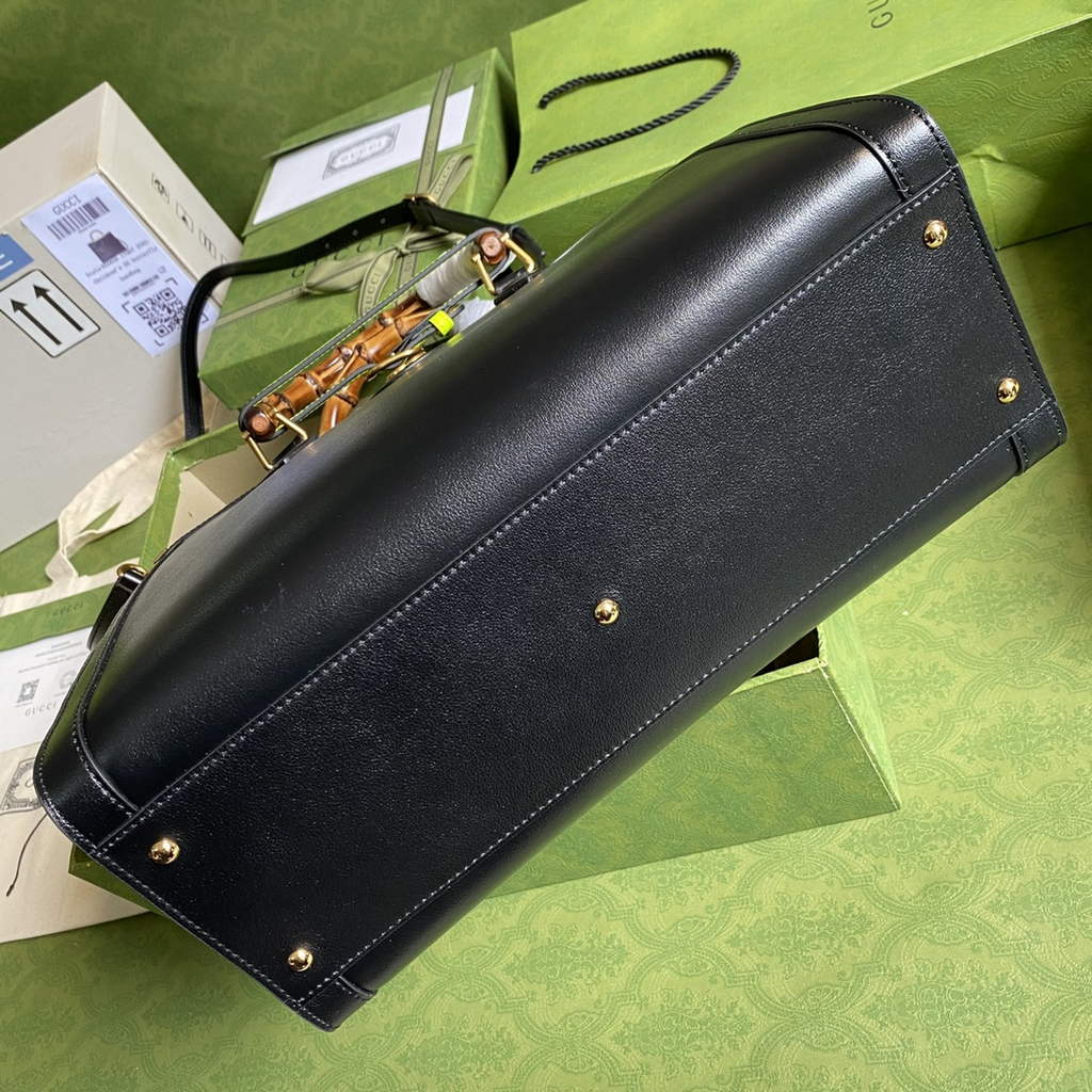 Gucci 655658 Diana medium top handle bag Black leather