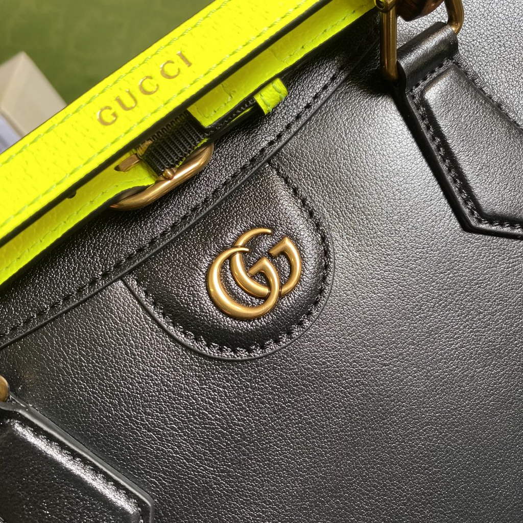 Gucci 655658 Diana medium top handle bag Black leather