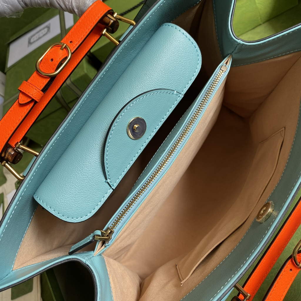 Gucci 655658 Diana medium top handle bag Blue leather