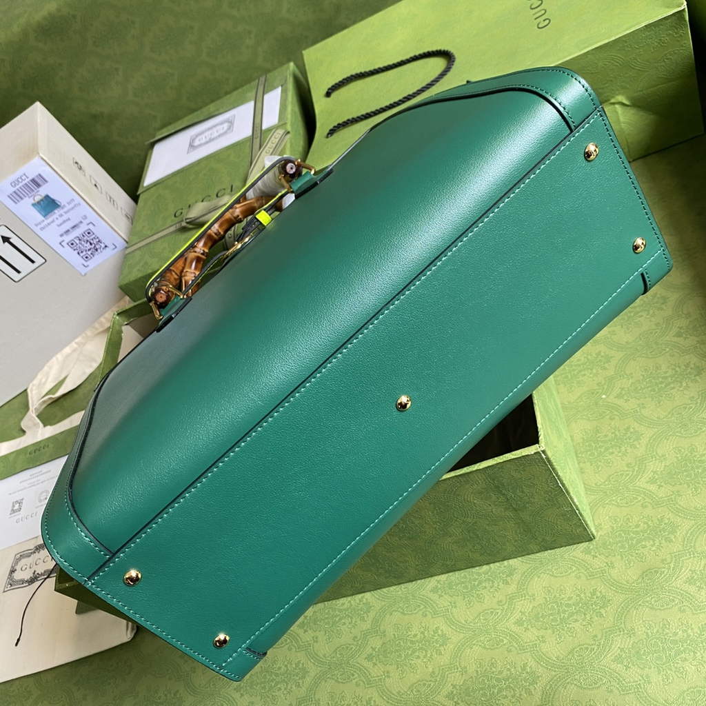 Gucci 655658 Diana medium top handle bag Green leather
