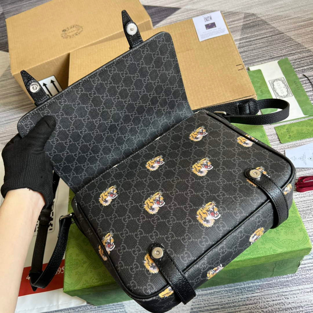 Gucci ‎‎658542 GG Messenger bag Tiger print  black Supreme canvas