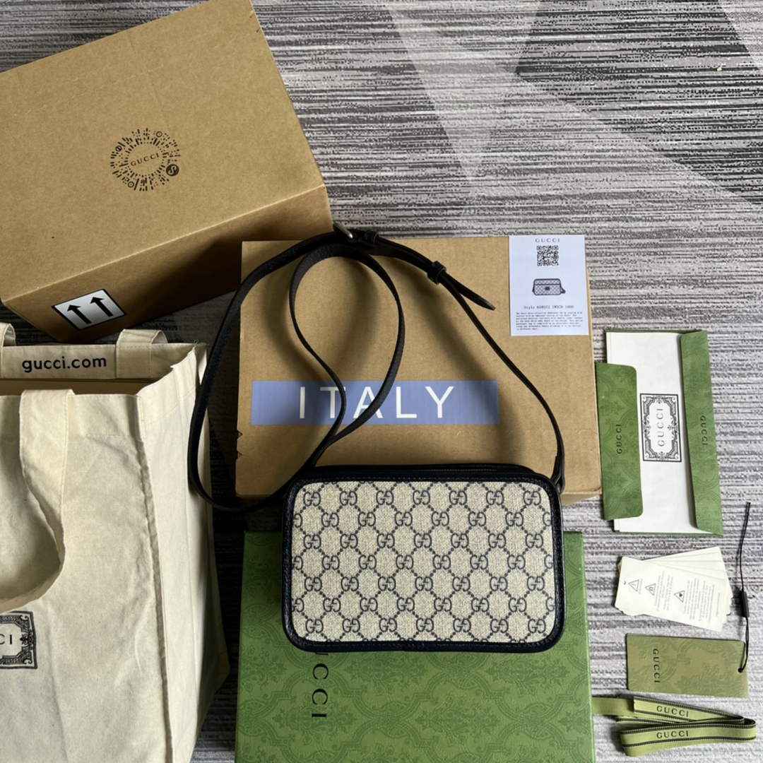 Gucci ‎658572 Mini bag with Interlocking G blue leather